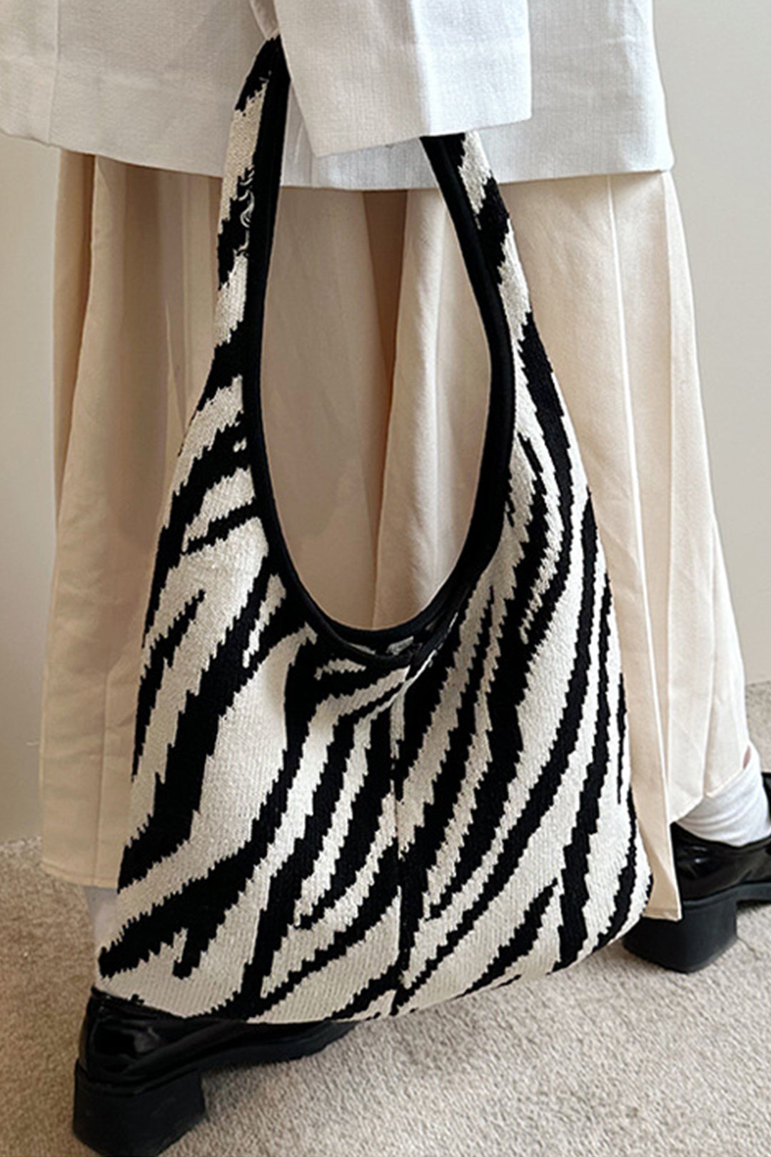 Zebra Pattern Knit Shoulder Bag