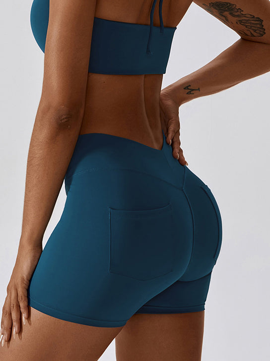 Back V Pocket Srcunch Yoga Shorts